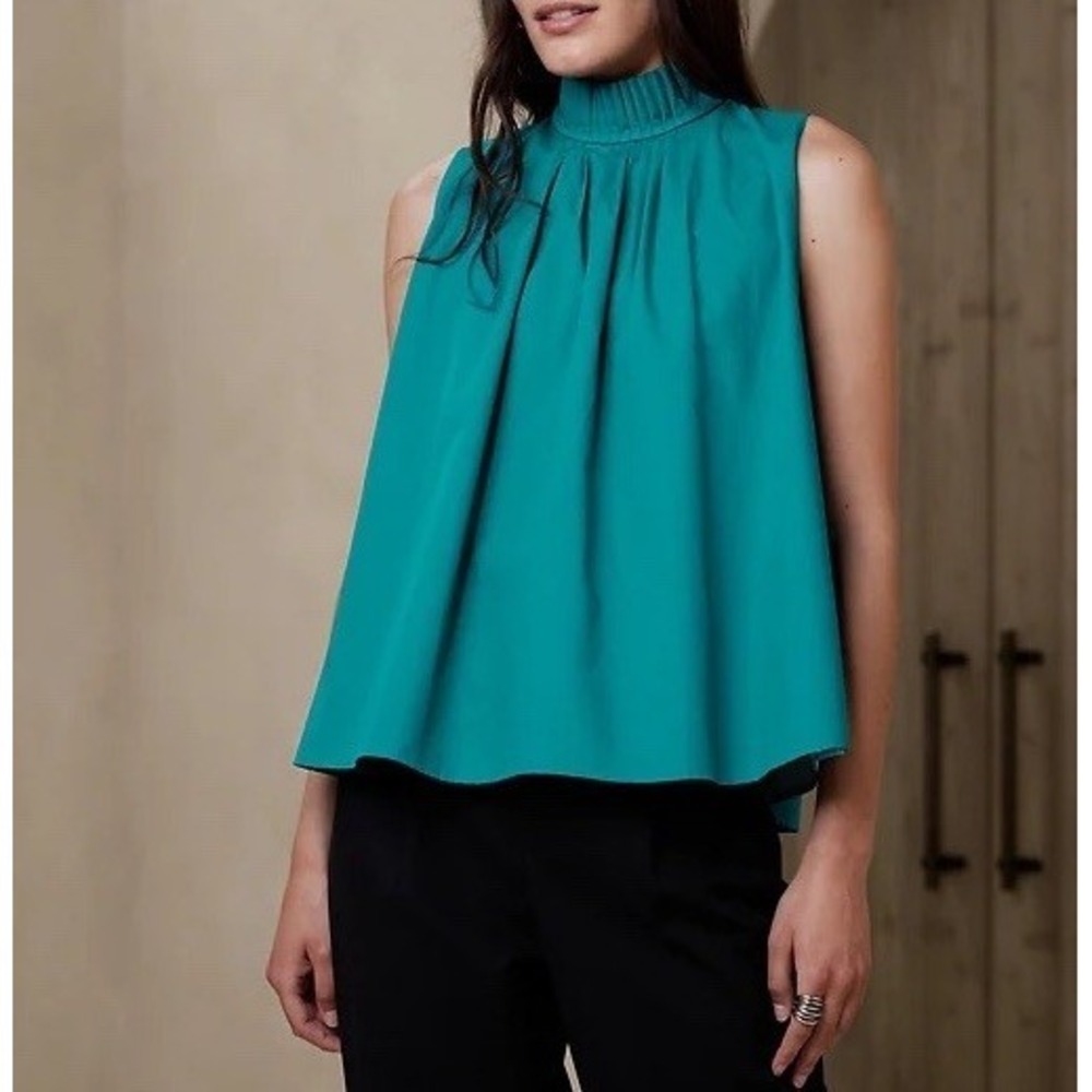 Banana Republic Mock Neck Top L Green Teal Pleated NWT Office Modern Minimalist